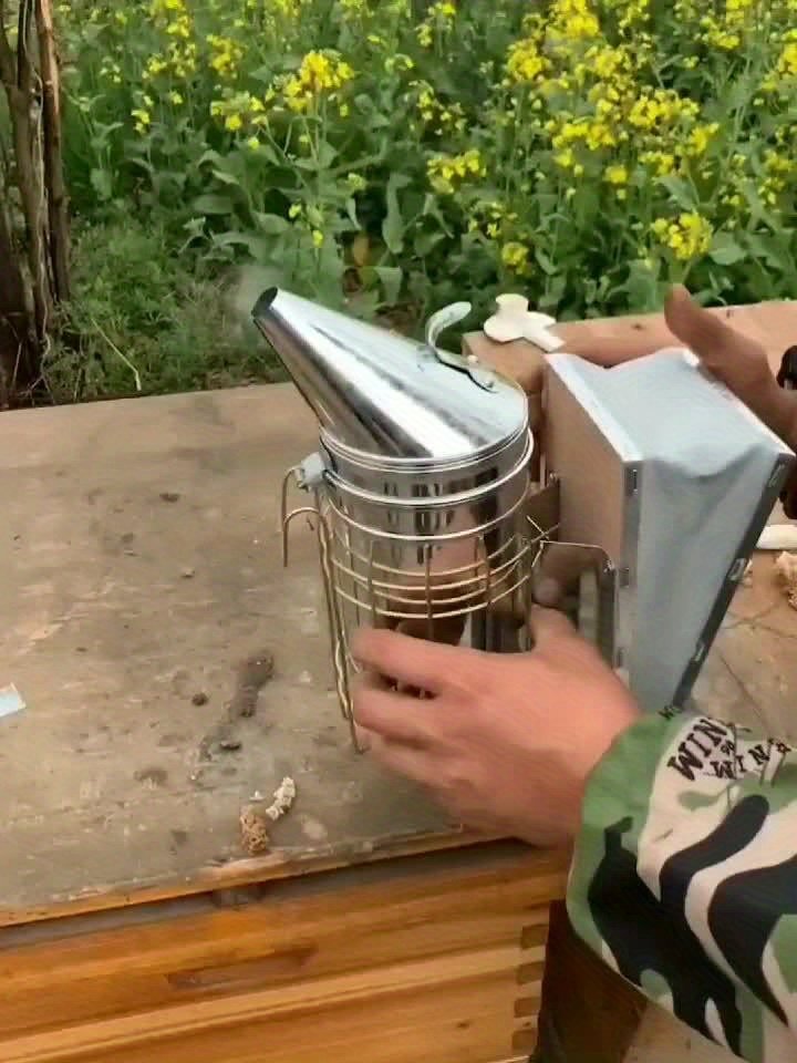 15-Piece Beekeeping Tool Kit with Bee Smoker, Brush, Hive Scrapers, Frame Grip and Queen Accessories
