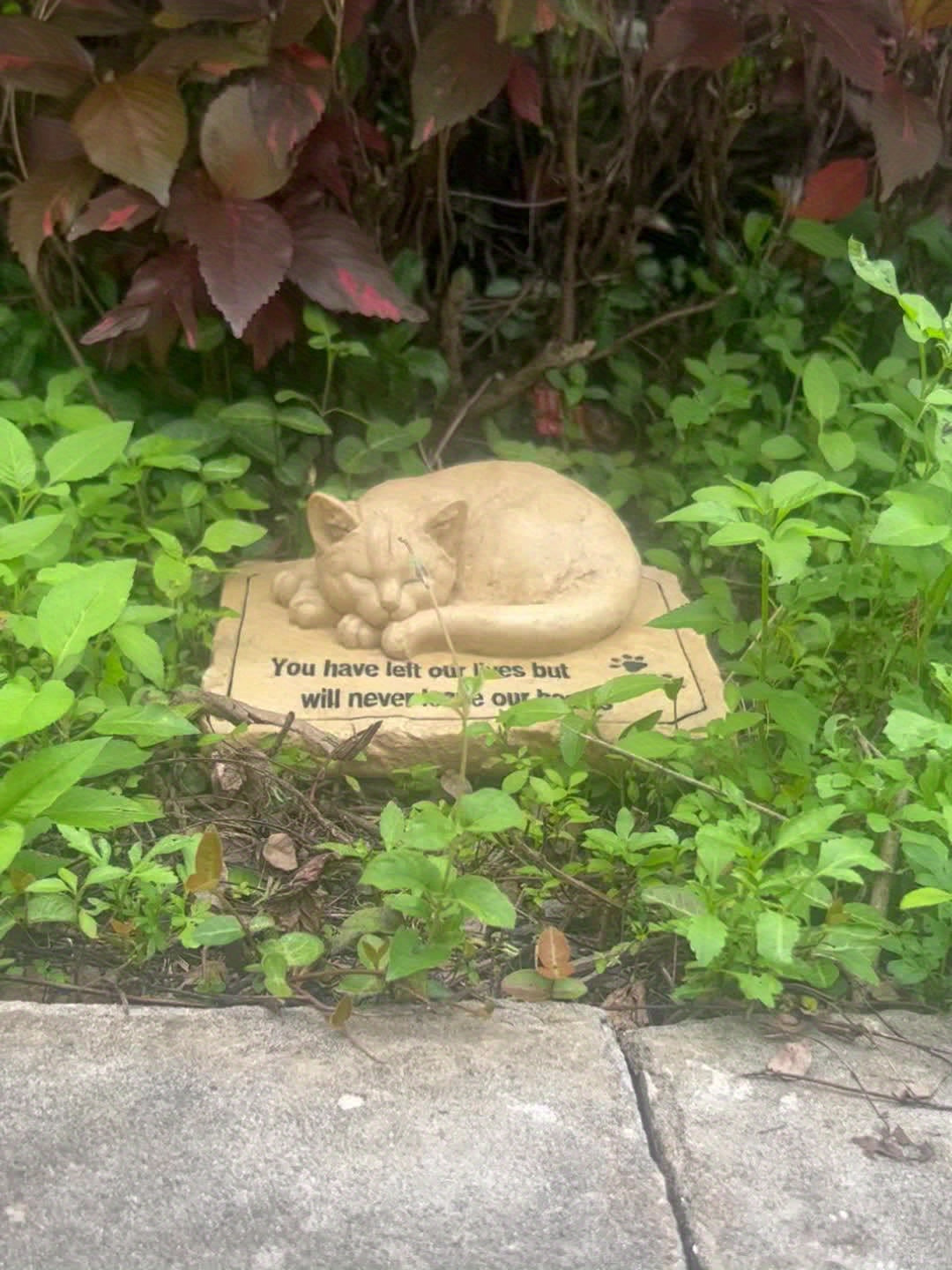 Cat Memorial Stone Garden Grave Marker – 3D Sleeping Cat Tombstone Statue for Outdoor Pet Cemetery, Sympathy Gift for Loss of Cat