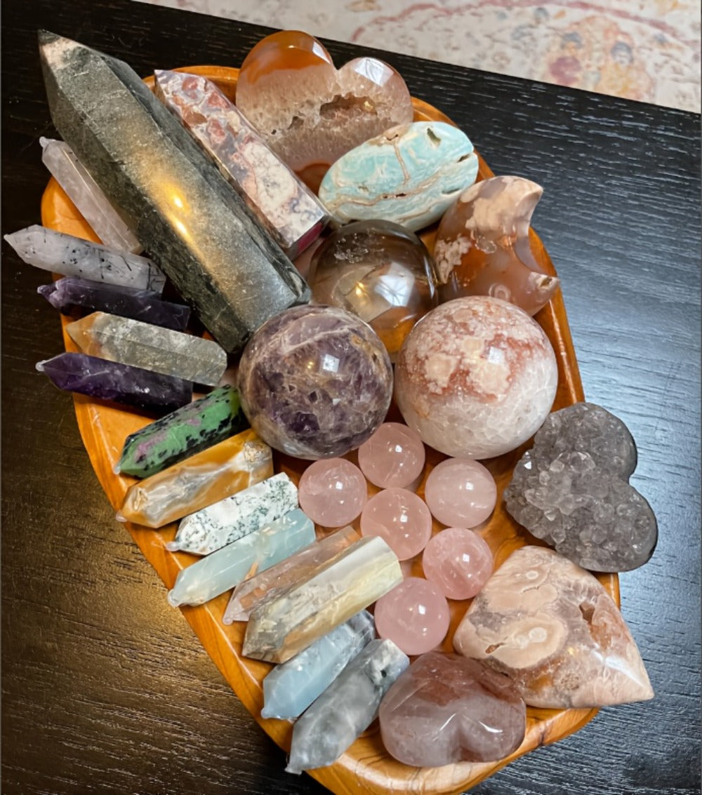 Crystal Gift Box Set 450g, Raw Stones, Agate & Crystal Carvings Collection Box for Home Decor, Office Ornaments & Holiday Gifts