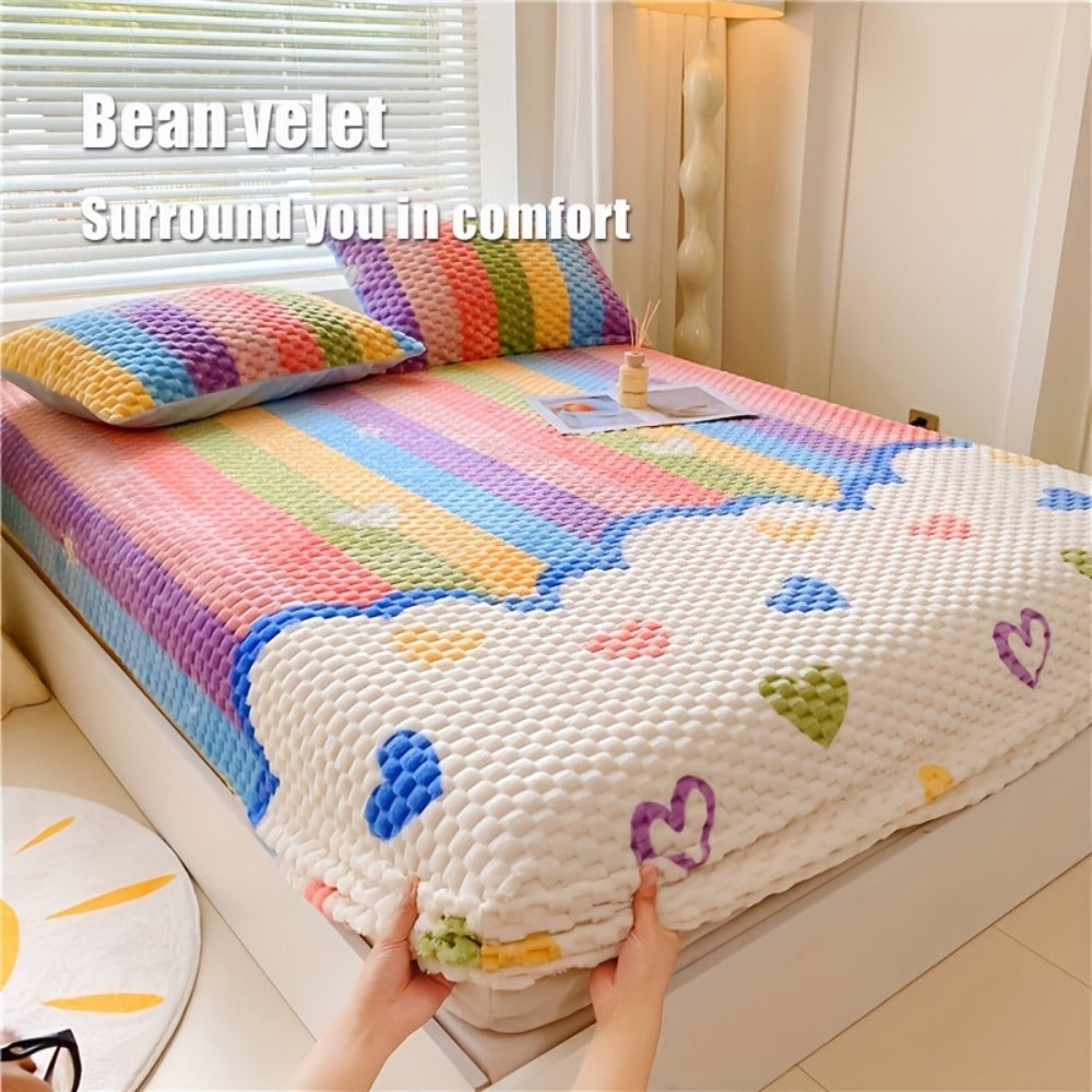 Milk Velvet Fitted Bed Sheet with Heart Carved Design, Mattress Cover, Fully Enclosed Dust Cover