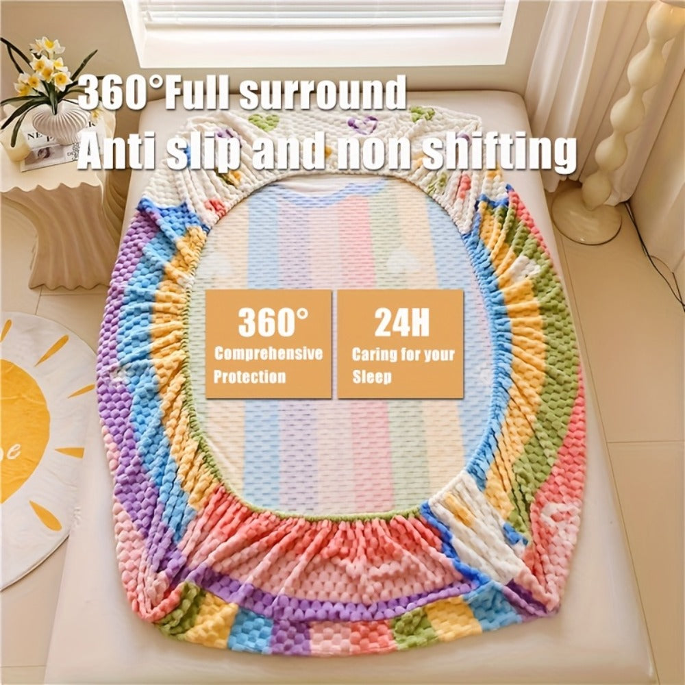 Milk Velvet Fitted Bed Sheet with Heart Carved Design, Mattress Cover, Fully Enclosed Dust Cover