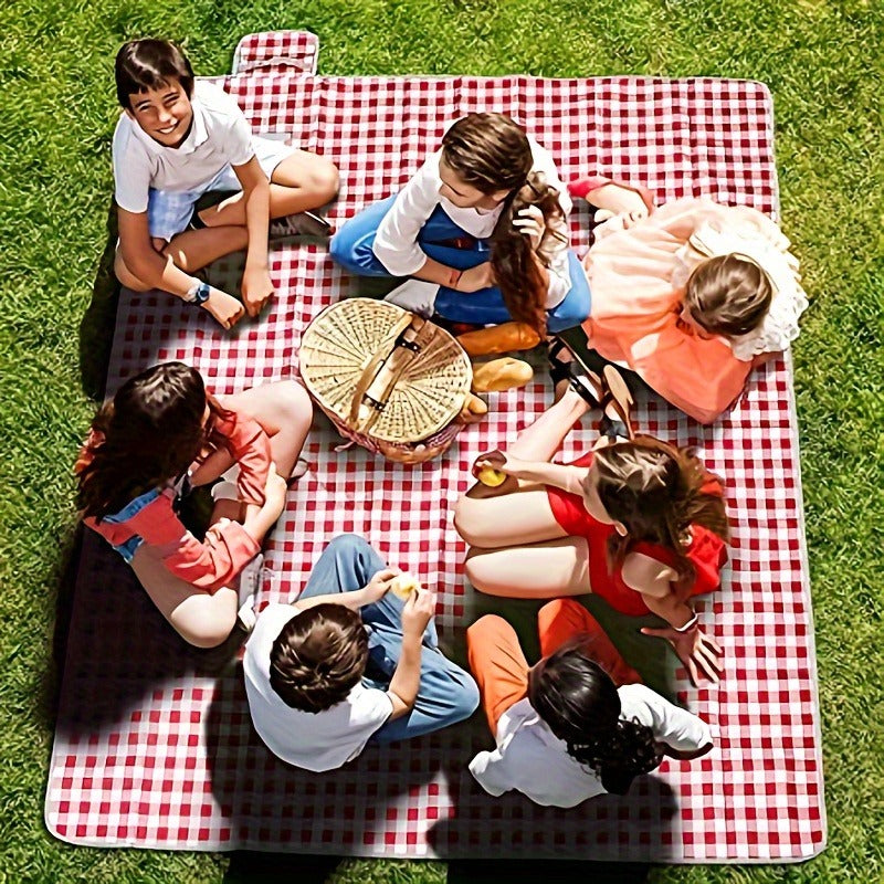 200 x 200cm Picnic Blanket in Yellow and White Plaid with Integrated Folding Flap and Carry Handle
