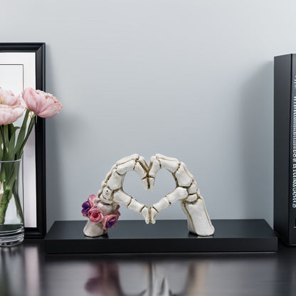 Skull Heart Hand Resin Statue – Gothic Desktop Decoration Modern Art Sculpture for Home Decor, Halloween Decor