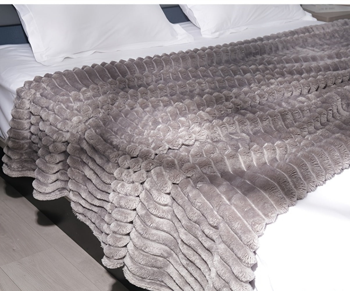 500gsm Heavy Plush Blanket, Ultra Thick Fluffy Blanket for Bed, Sofa & Travel, Baby to Double Size