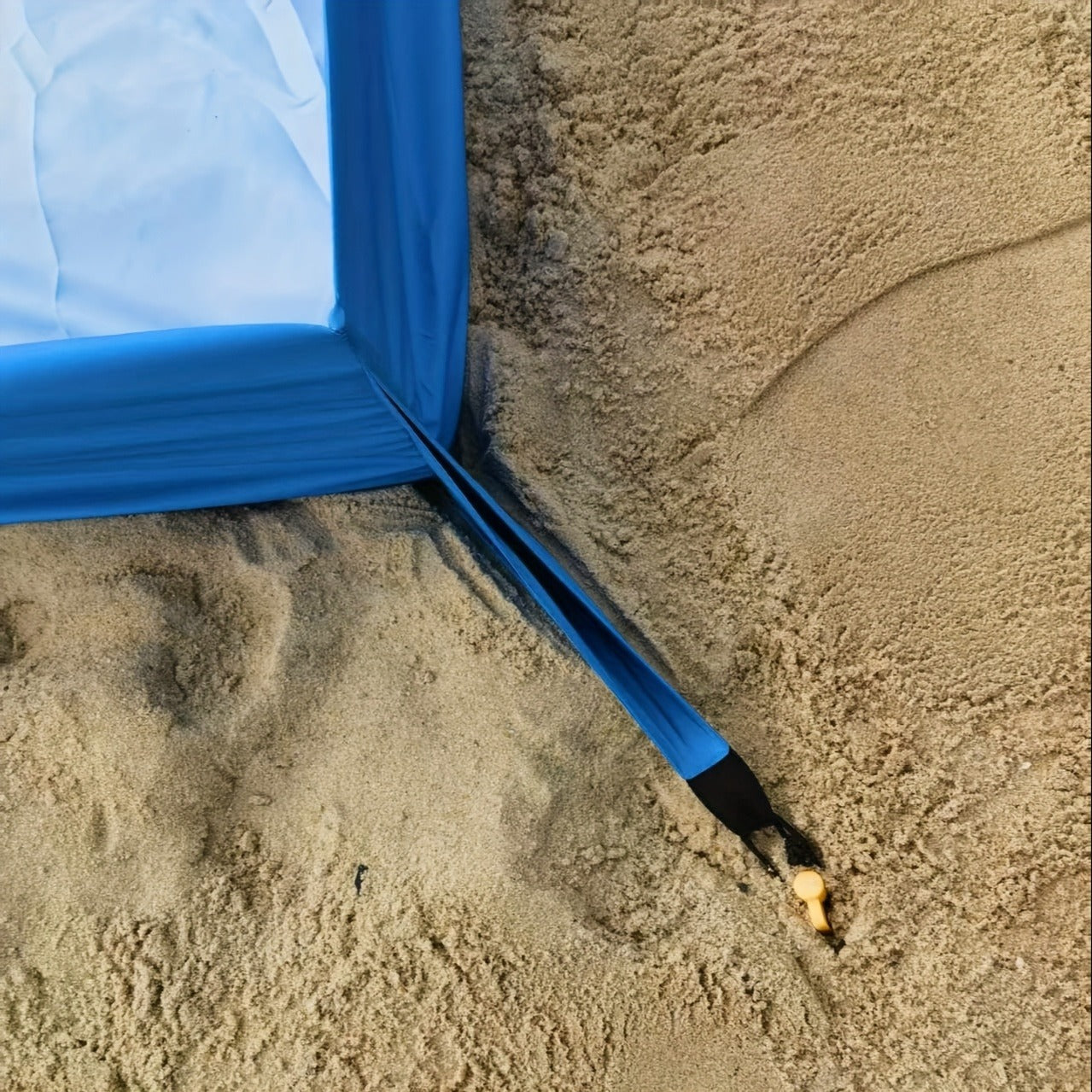 Sand-Wall Beach Mat with Four Stakes and Carry Bag, 140 x 220cm in Six Printed Styles for Outdoor Picnics