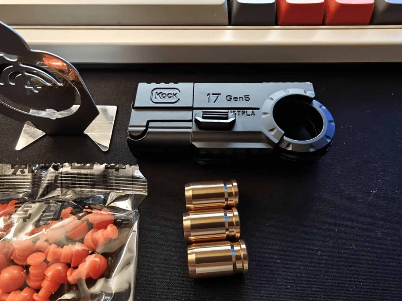 Alloy Finger Pistol Fidget Toy, One-Touch Cartridge Ejecting Stress Desk Toy, Cool EDC Novelty Gift for Adults Men Teens