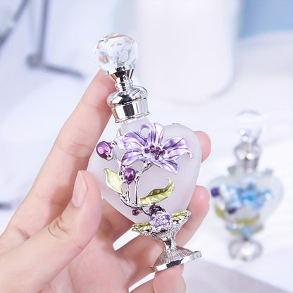 Refillable Perfume Bottle 10ml Vintage Glass Travel Atomizer Essential Oil Dispenser Portable Mini Spray Bottle Enamel Peach Heart Design