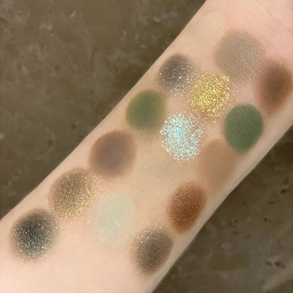 Eyeshadow Palette 16-Shade Brown and Green Compact with Matte, Shimmer and Glitter Finish Mix