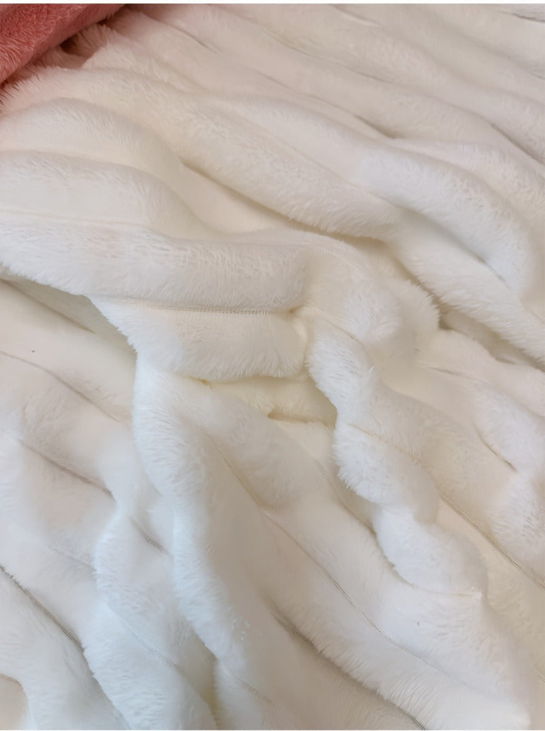 Fleece Blanket Double-Sided 3D Faux Rabbit Fur Throw – Ultra-Soft Thick 300-350g/m² for Home, Office, Travel & Camping