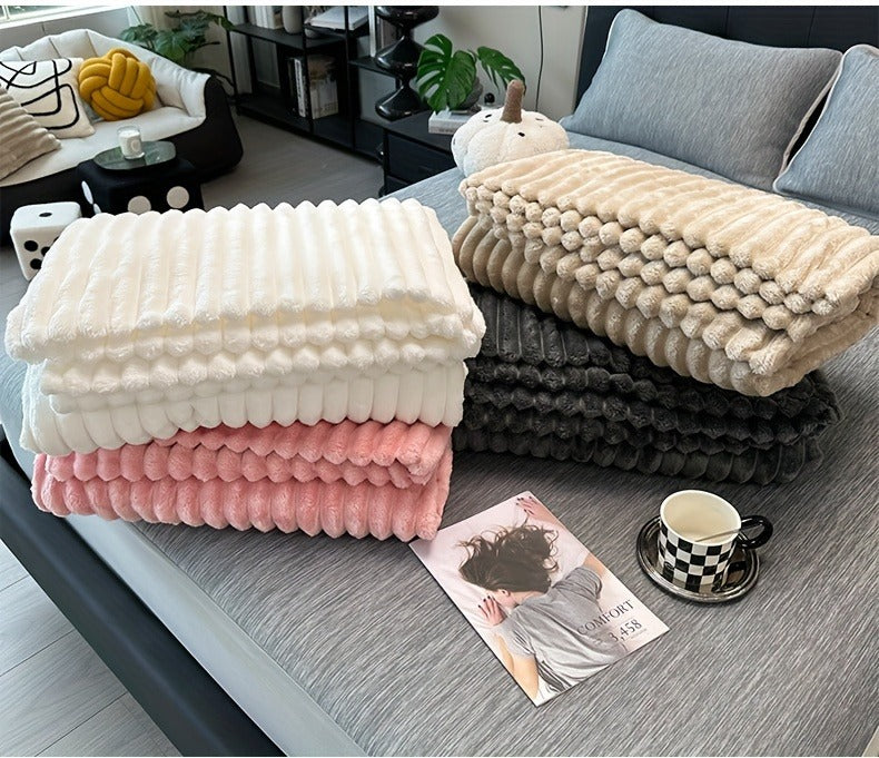 Fleece Blanket Double-Sided 3D Faux Rabbit Fur Throw – Ultra-Soft Thick 300-350g/m² for Home, Office, Travel & Camping