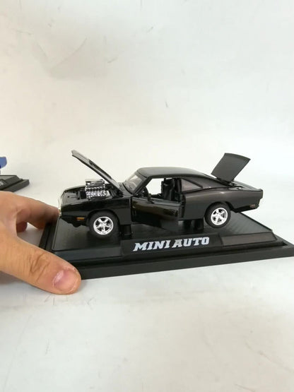 Dodge Challenger Diecast Model Car Zinc Alloy Collectible Static Replica, Highly Detailed Home & Office Decor