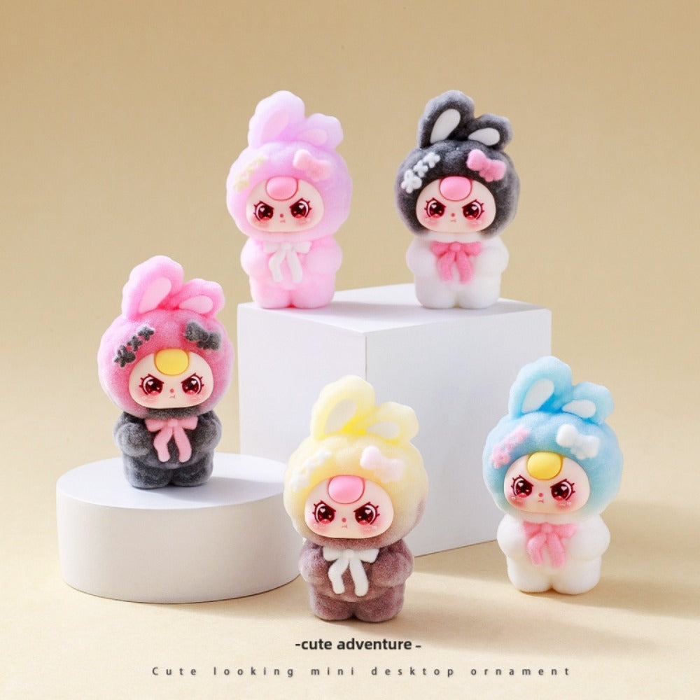 Cute Flocked Plush Mini Dolls 10pcs – Car Dashboard & Desktop Decoration, Random Mixed Colors, Fun Car Interior Accessory & Office Desk