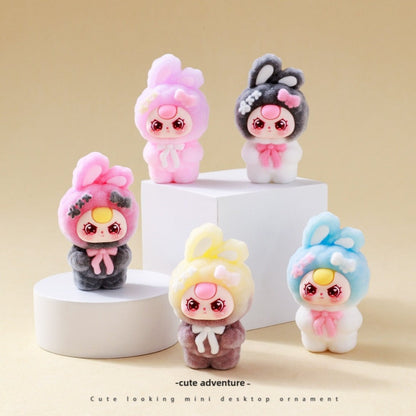 Cute Flocked Plush Mini Dolls 10pcs – Car Dashboard & Desktop Decoration, Random Mixed Colors, Fun Car Interior Accessory & Office Desk