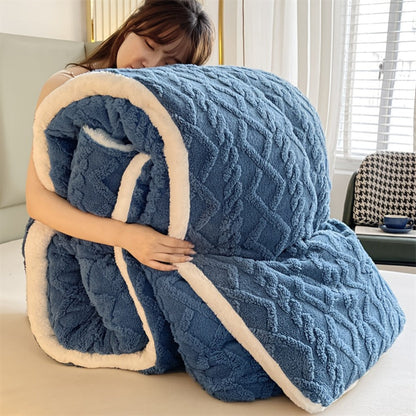 Plush Thick Comforter Blanket – Premium Warm Winter Duvet with 100% Microfiber Fill, Soft Fluffy Bedding for Bedroom & Hotel
