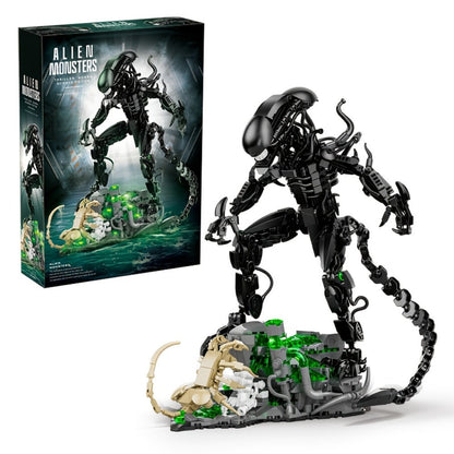 Building Block Set Alien Beast with 958 Pieces, Articulated Black Figure, Scene Base and Long Tail