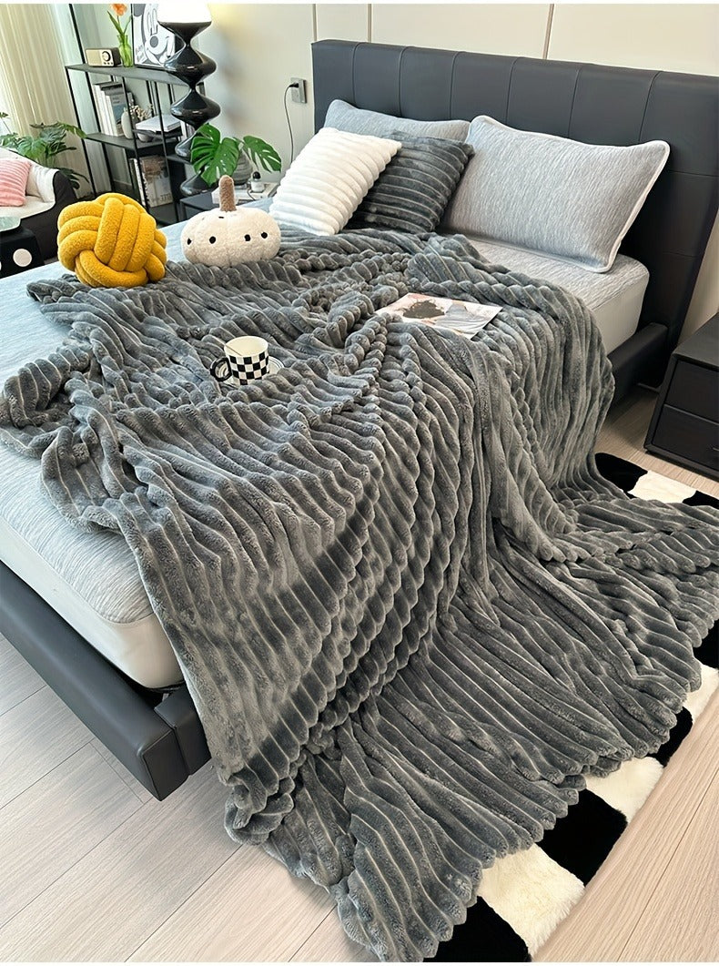Fleece Blanket Double-Sided 3D Faux Rabbit Fur Throw – Ultra-Soft Thick 300-350g/m² for Home, Office, Travel & Camping