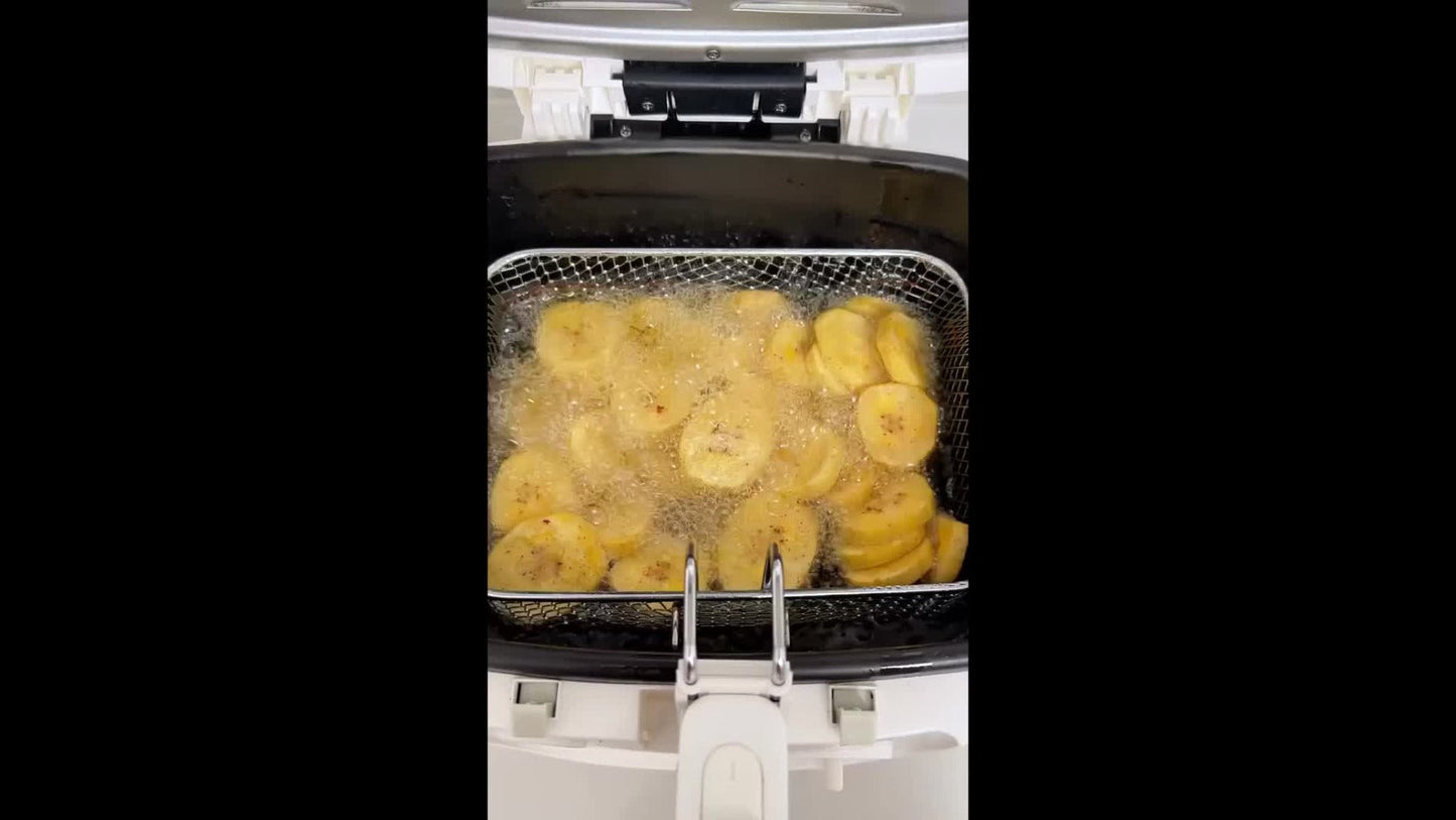 1500W Deep Fryer in Black or White with 84.54-Ounce Source Capacity, Windowed Lid and Rotary Dial
