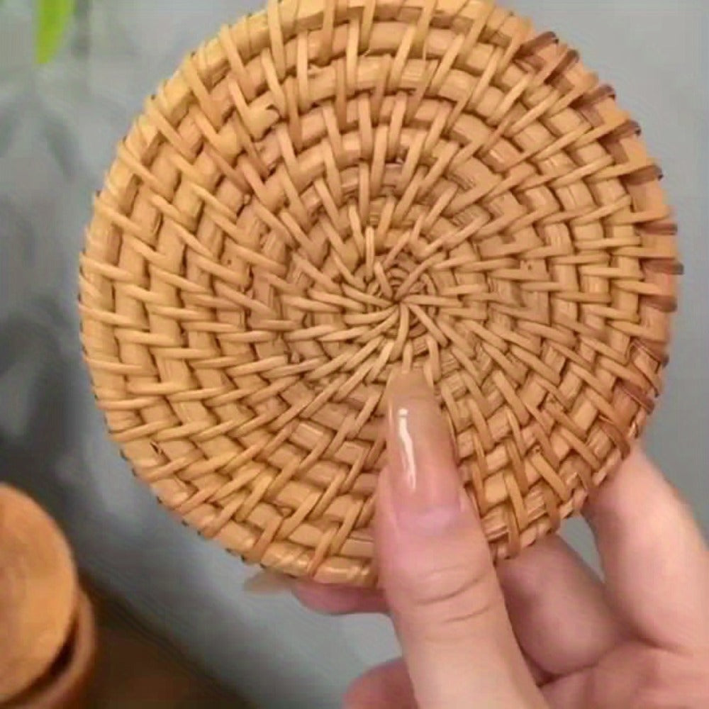 Rattan Woven Coasters Set of 6 Handcrafted Heat-Resistant Non-Slip Drink Mats Boho Table Decor for Kitchen Dining Room Coffee Table Tabletop