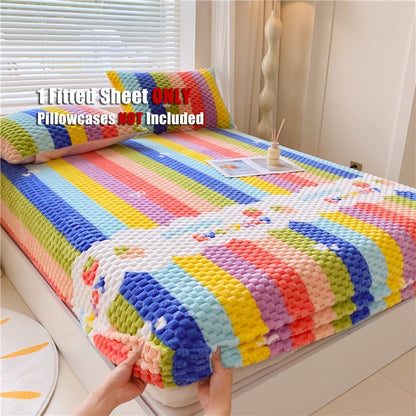 Milk Velvet Fitted Bed Sheet with Heart Carved Design, Mattress Cover, Fully Enclosed Dust Cover