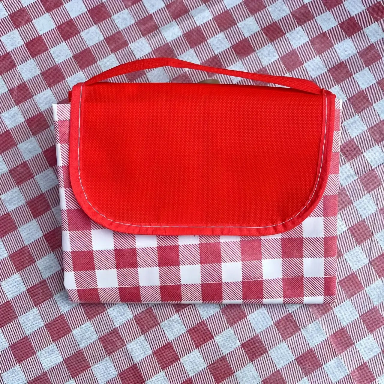 200 x 200cm Picnic Blanket in Yellow and White Plaid with Integrated Folding Flap and Carry Handle