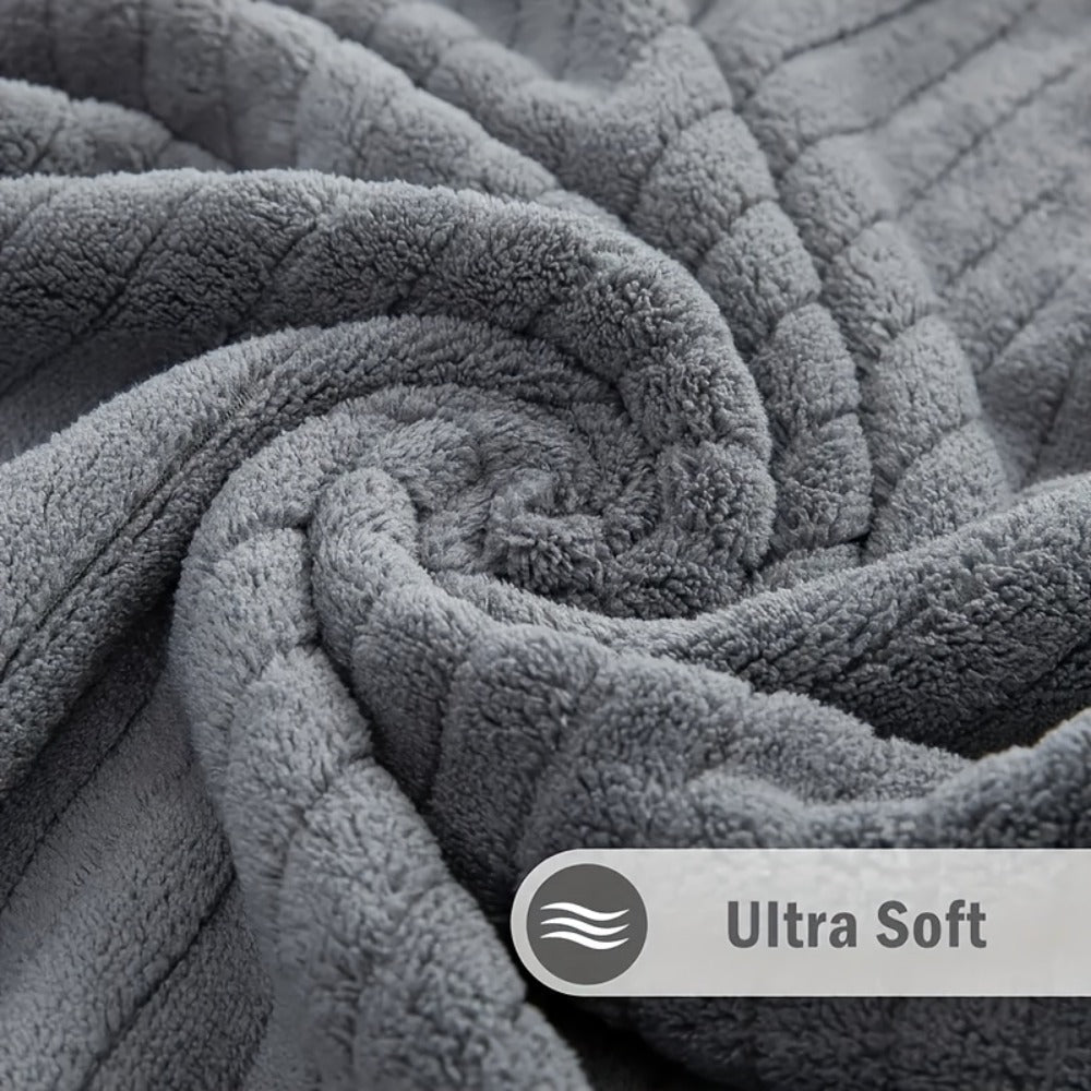 Bath Towels Set Single or 4-Piece 800GSM Oversized Microfiber Towels 32 x 64 Inch for Home and Guest Use