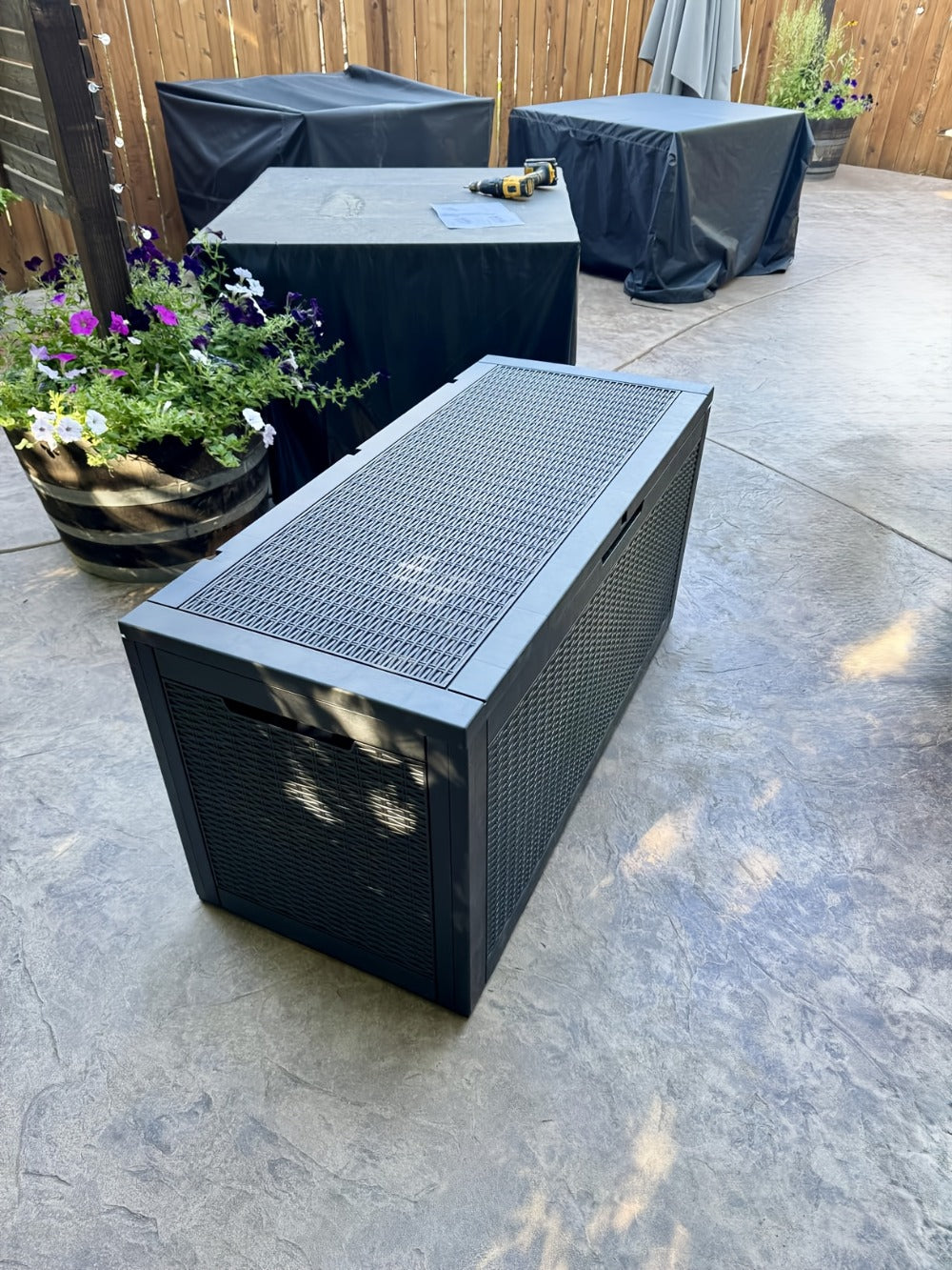 Large Resin Deck Box Lockable Outdoor Storage 80/100 Gallon, 345L UV Patio Storage Box for Garden, Patio and Yard Use