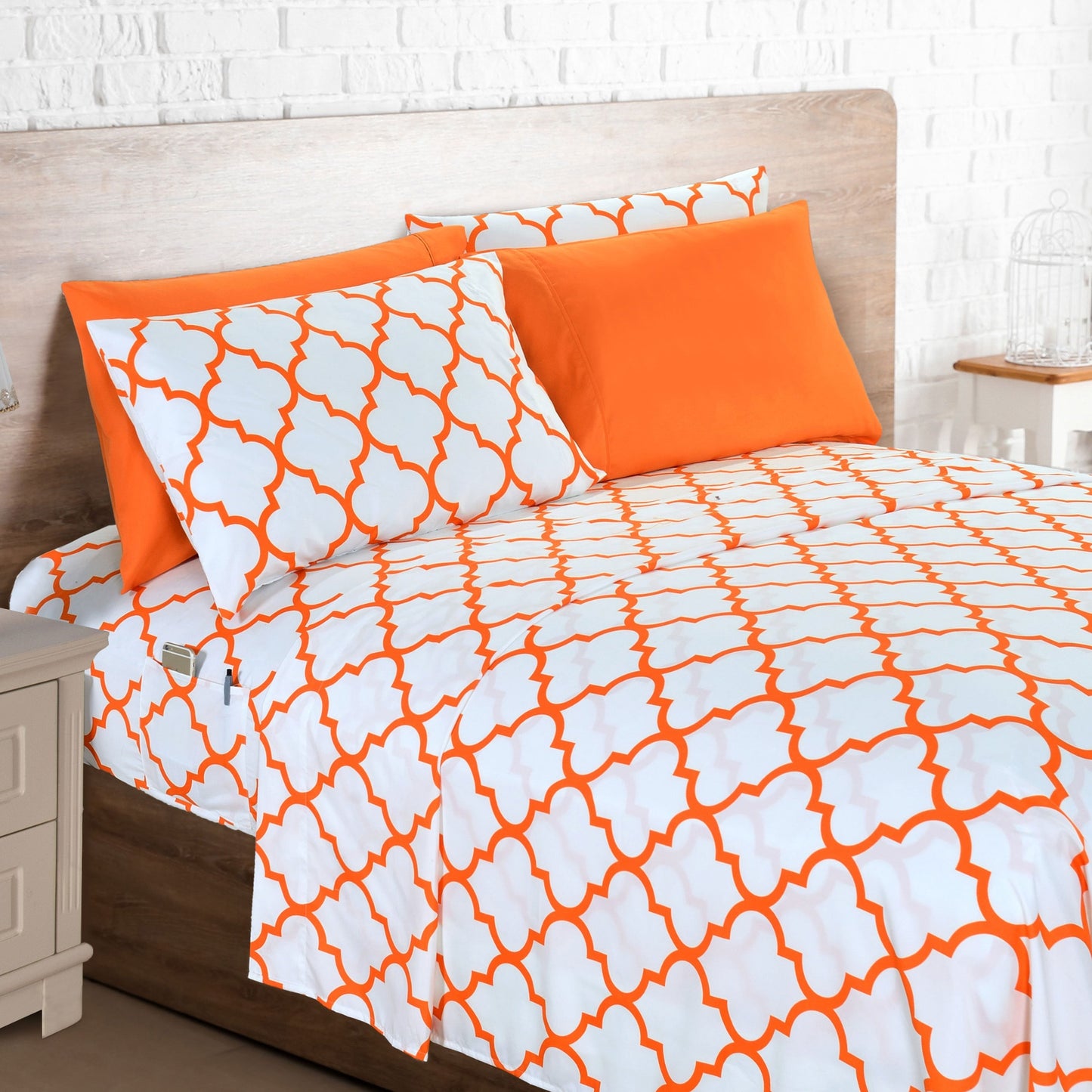 Bed Sheet Set Geometric Trellis Microfiber in Size-Dependent 4- or 6-Piece Configuration with 16-Inch Pocket