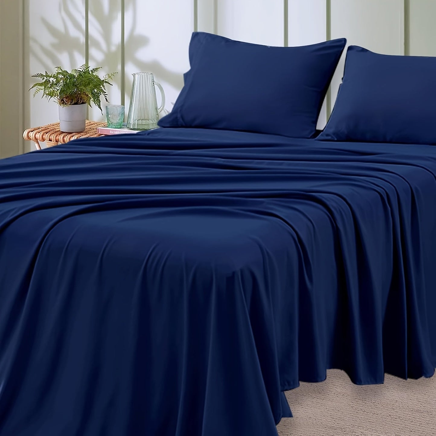 Bed Sheet Set Microfiber with Size-Dependent 3- or 4-Piece Contents, Four Bed Sizes and Eleven Colors