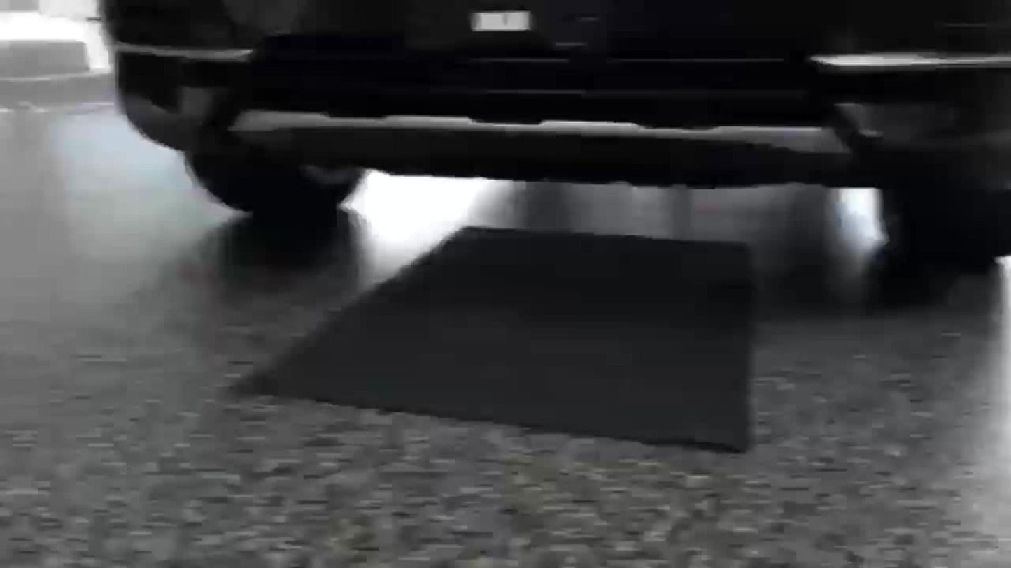 Garage Floor Mat Heavy Duty Oil-Absorbing Non-Slip – Waterproof Washable Workshop Mat for Cars, Trucks, SUVs & Motorcycles