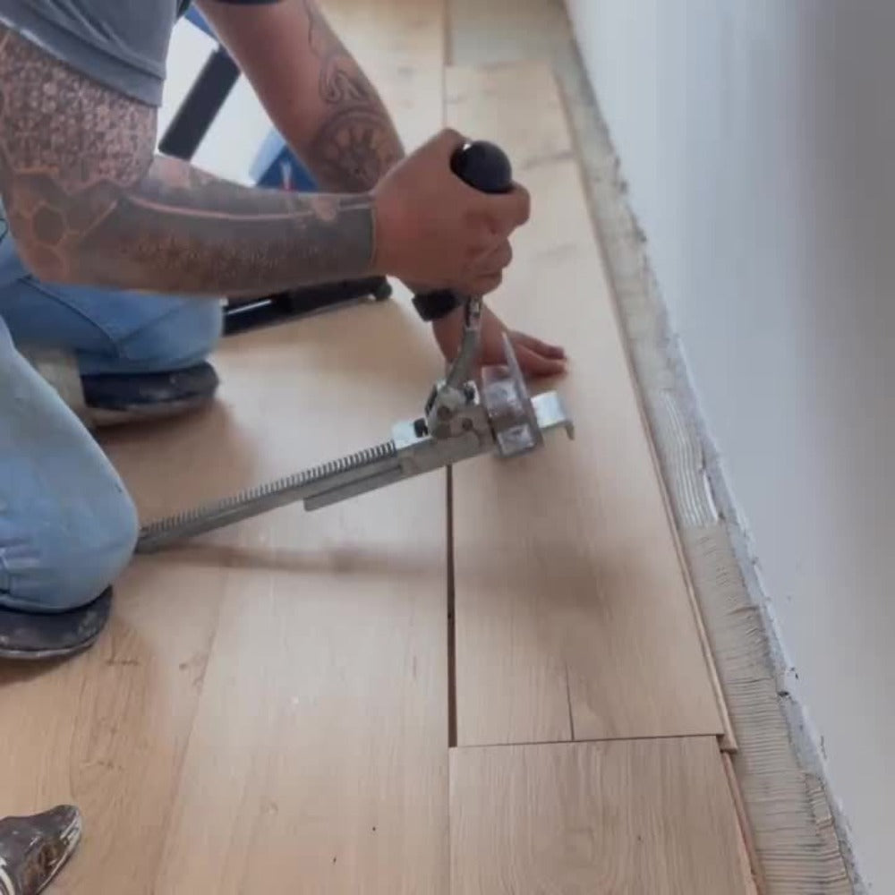 Hardwood Flooring Jack & Positioning Tool for Installing & Straightening Hardwood Floors – Professional Floor Installation Tool for Tongue