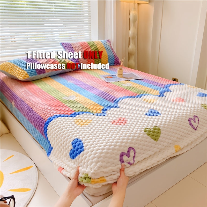 Milk Velvet Fitted Bed Sheet with Heart Carved Design, Mattress Cover, Fully Enclosed Dust Cover