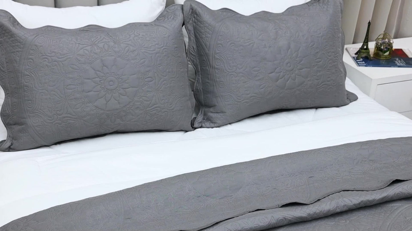 Floral-Pattern Three-Piece Bedspread Set in 16 Colors with Twin, Queen, King and California King Sizes