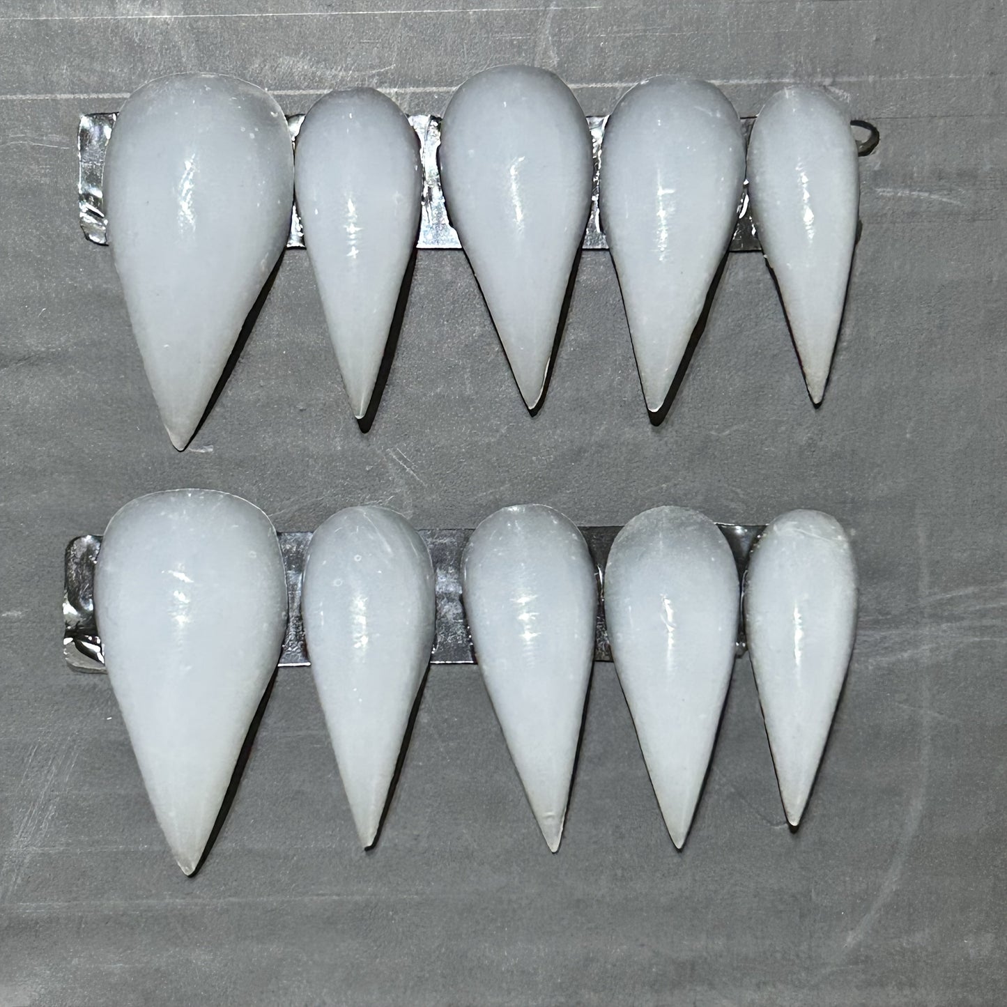 Press On Nails 10-Piece Cream Cat-Paw Set with Handmade 3D Design, Soft Matte or Glossy Finish