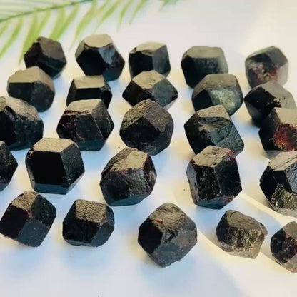 Natural Red Garnet Crystal Rough Stone, Raw Unpolished Mineral Specimen for Home Decor, Crystal Healing