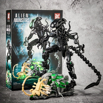 Building Block Set Alien Beast with 958 Pieces, Articulated Black Figure, Scene Base and Long Tail