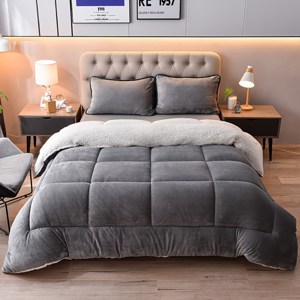 Reversible Milk Velvet Comforter Soft Quilted Blanket 100% Polyester Plush Fleece Bedding All Season Machine Washable for Home Hotel Queen