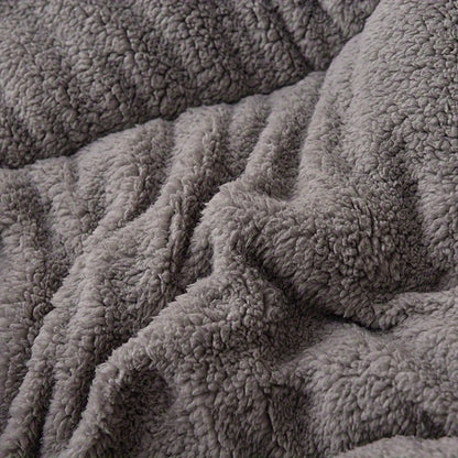 Reversible Milk Velvet Comforter Soft Quilted Blanket 100% Polyester Plush Fleece Bedding All Season Machine Washable for Home Hotel Queen