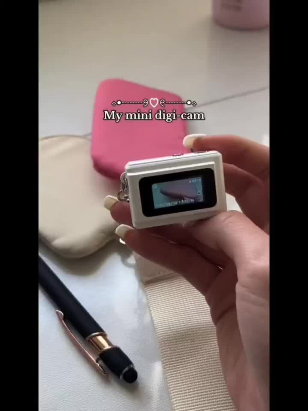 Keychain Mini Digital Camera 16X Zoom Autofocus & Shock-Proof, 2.8-Inch Screen Point-and-Shoot Cam for Travel & Vlog