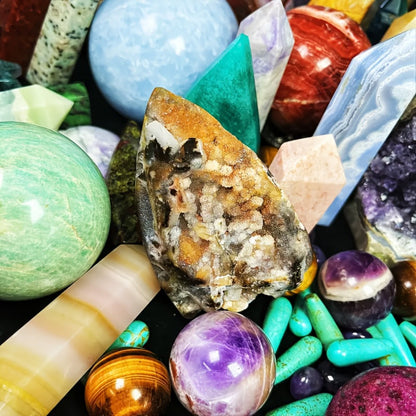 Crystal Gemstone Box Set, Bohemian Natural Raw Healing Stones Assorted Shapes Colorful Lucky Crystals Gift Set for Women