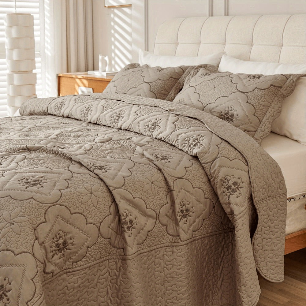 Quilt Set 3 Piece Floral Embroidery Bedspread – 100% Polyester Wrinkle Resistant Lightweight Quilted Coverlet with 2 Pillow Shams for Full