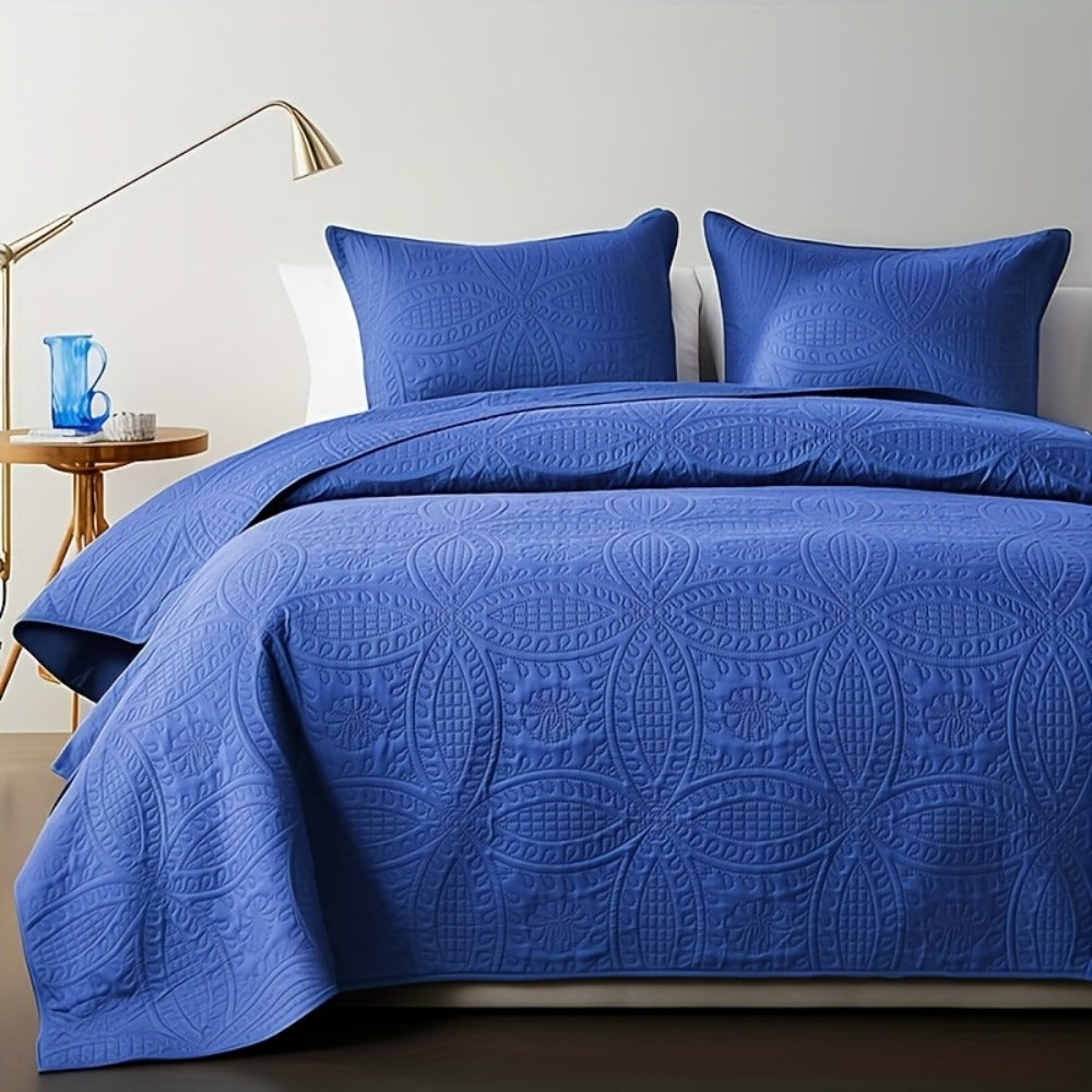 Coin-Pattern Quilted Coverlet Set with Pillowcases, Twin to King Sizes and Ten Color Choices