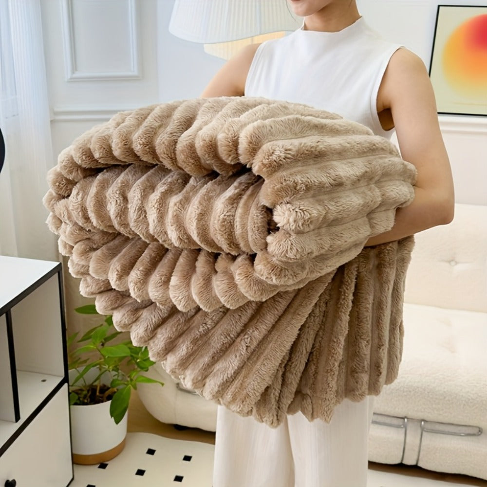500gsm Heavy Plush Blanket, Ultra Thick Fluffy Blanket for Bed, Sofa & Travel, Baby to Double Size