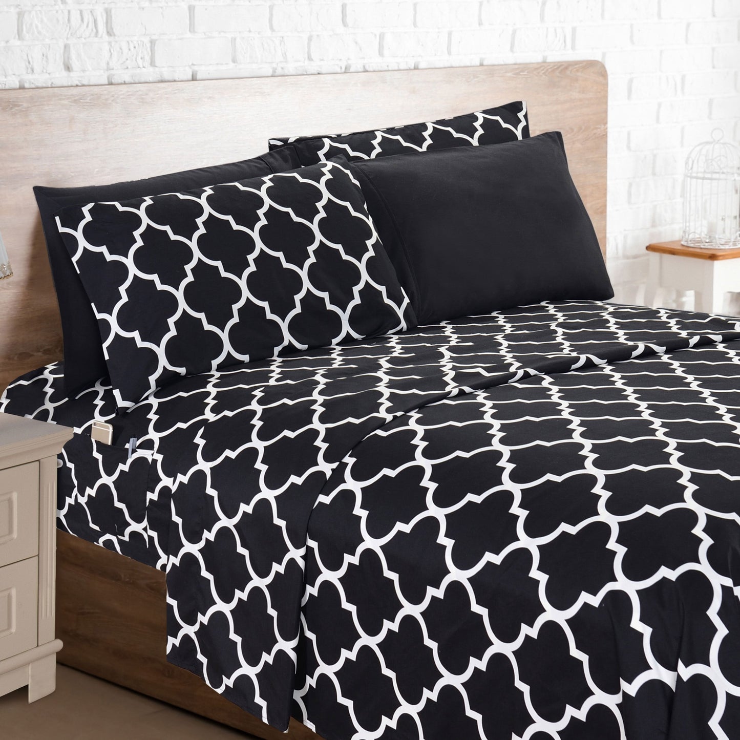 Bed Sheet Set Geometric Trellis Microfiber in Size-Dependent 4- or 6-Piece Configuration with 16-Inch Pocket