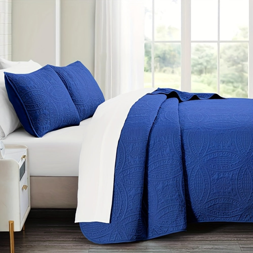 Coin-Pattern Quilted Coverlet Set with Pillowcases, Twin to King Sizes and Ten Color Choices