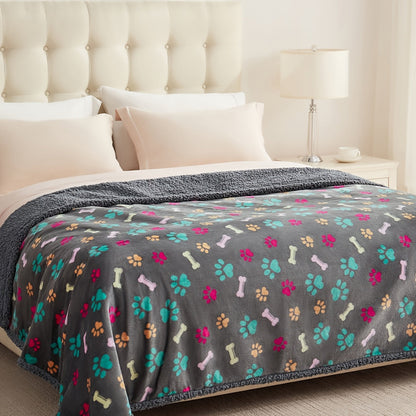 Pet Blanket, Reversible Liquid-Proof Coral Fleece Dog Blanket for Couch, Sofa & Bed, Furniture Protector