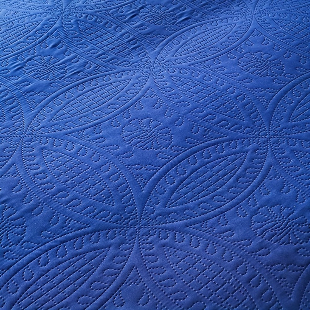 Coin-Pattern Quilted Coverlet Set with Pillowcases, Twin to King Sizes and Ten Color Choices