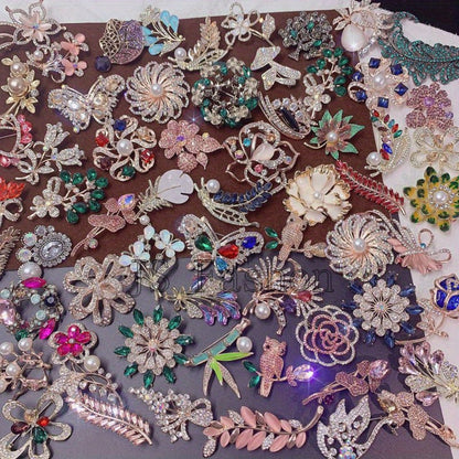 Brooch Pin - for Women 20 Pack Mixed Flower Rhinestone Crystal Faux Pearl - Elegant - product detail view 12