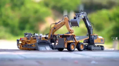RC Excavator Toy 1:18 Scale 2.4GHz Remote Control with Metal Scoop 680-Degree Rotation Lights & Sound