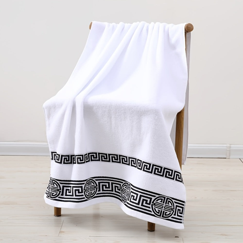 Five-Piece Patterned Bath Towel Set with One Bath Towel, Two Hand Towels and Two Washcloths in Three Colors