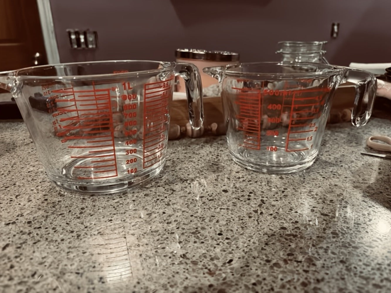 Glass Measuring Cup Heat Resistant Large with Handle 16.9 oz 33.8 oz Reusable Kitchen Baking for Home Cooking, Dining and Outdoor Meals